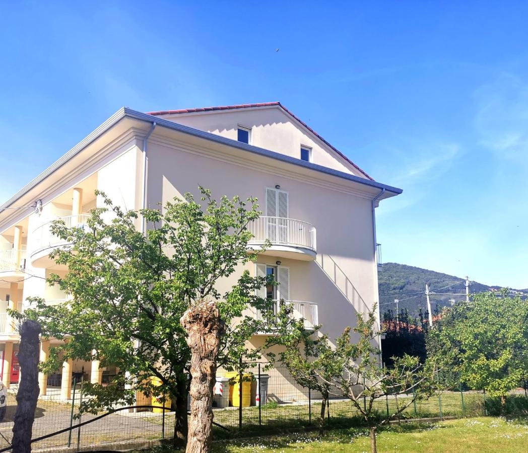 Albachiara Inn Residence Apartments أَميليا المظهر الخارجي الصورة